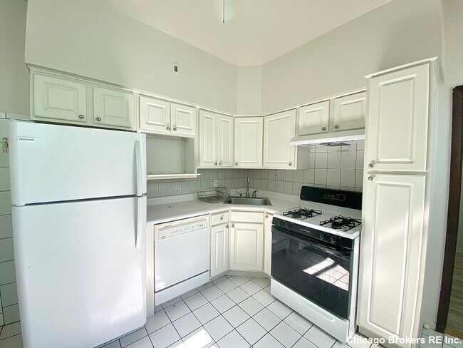 Foto del edificio - 2272 N Lincoln Ave