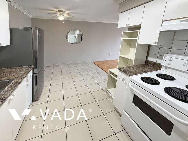 Photo du bâtiment - 1 BR APT Rental 303-9405 120th Street, North Delta: VADA