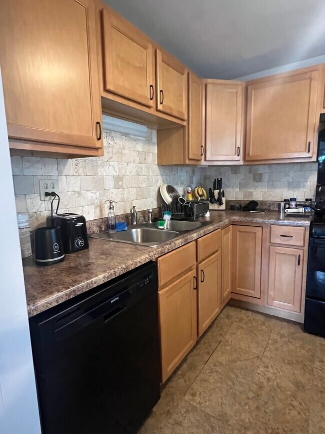 Foto del edificio - 921 Shattuck Ln