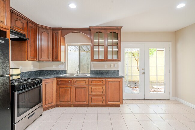 Building Photo - 266 Avenida de Suerte