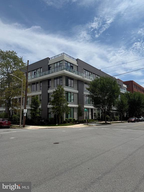 Building Photo - 801 N Fairfax St