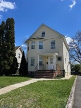 Building Photo - 429 W Broad St