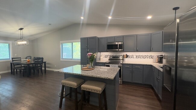 Building Photo - Great House in Parkwood