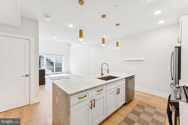 Foto del edificio - 1705 Trinidad Ave NE