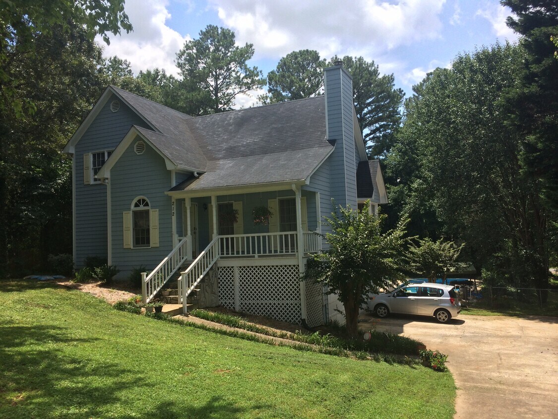 212 Stratford Dr, Douglasville, GA 30134 Condo for Rent in