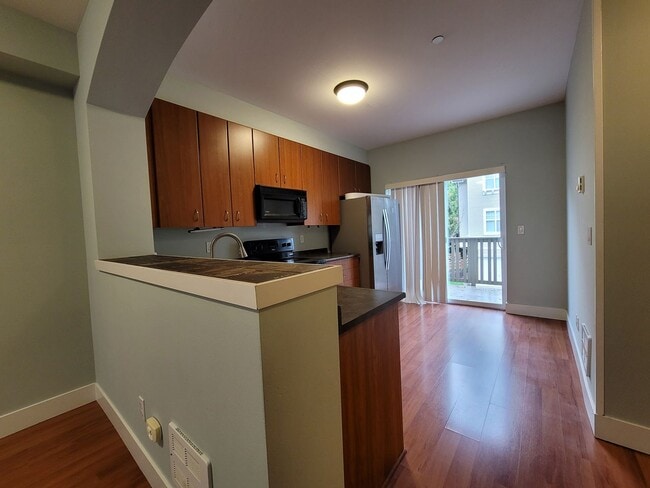 Building Photo - 22653 NE Alder Crest Ln