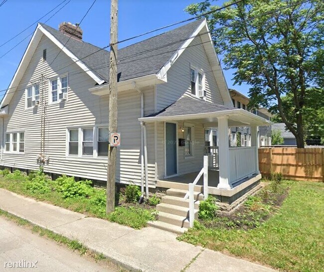 Building Photo - 3 br, 1 bath Duplex - 2902 East North Street