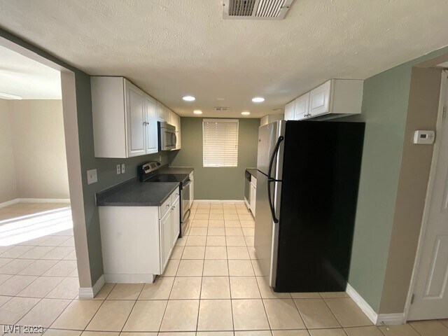 Building Photo - 4450 Sandy River Dr