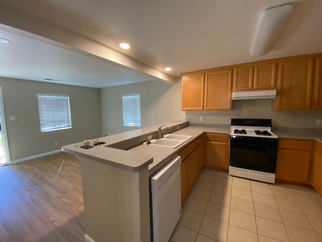Building Photo - Adorable smaller house with open floor plan