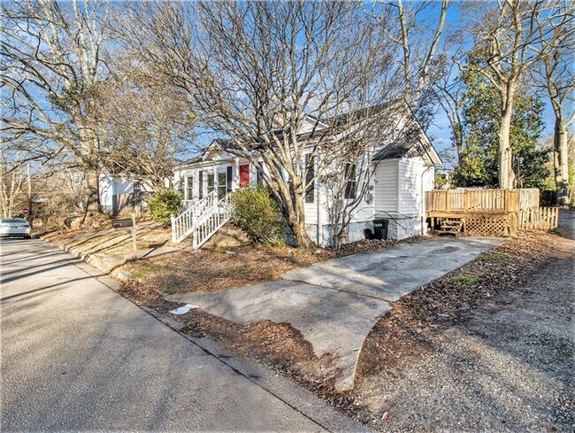 Building Photo - 1190 Gracewood Ave SE