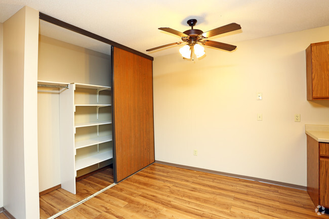 Dining Room - Springbrook Estates