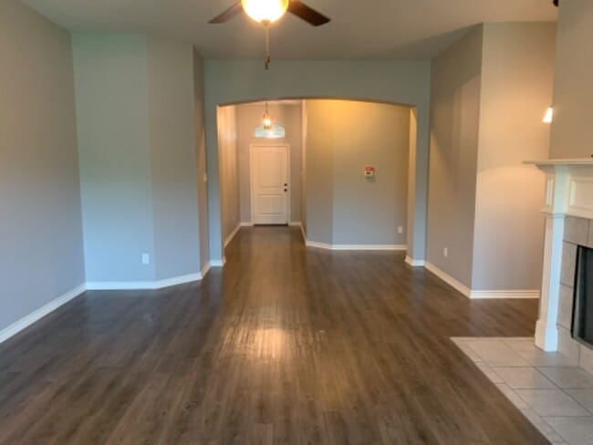 Building Photo - 151 Birdsong Ln