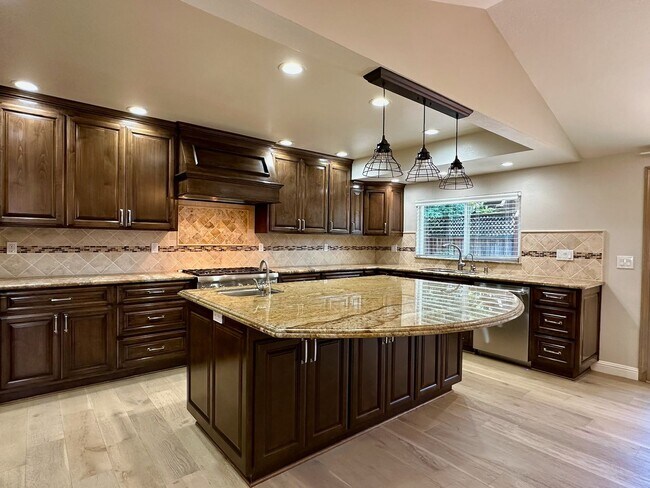 Building Photo - Recently Remodeled Home- Gourmet Kitchen- ...