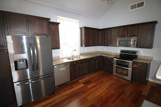 Foto del edificio - 7023 Pritchard Pl