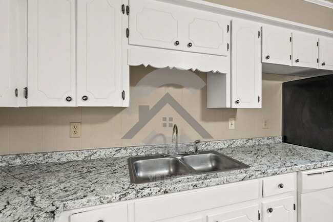 Building Photo - 2403 Broadview Ave