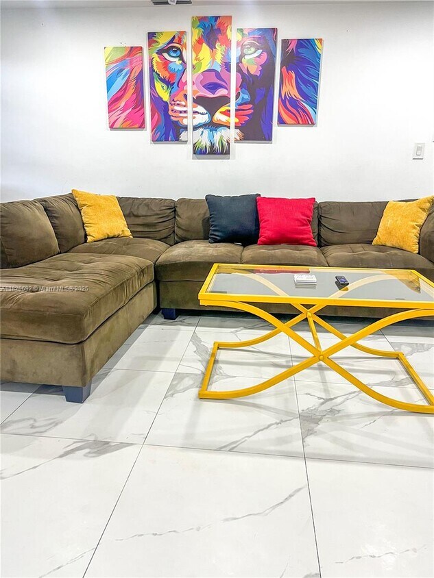 Foto principal - 2450 Garfield St