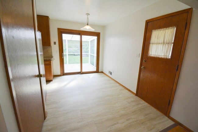 Foto del edificio - 3 Bed 1.5 Bath Home near Valleyhigh Dr For...