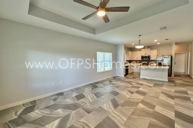 Building Photo - AVAILABLE NOW IN HAMMOCK BAY FREEPORT