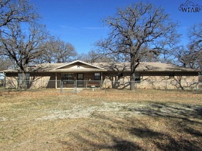 Primary Photo - 233 Lost Creek Rd