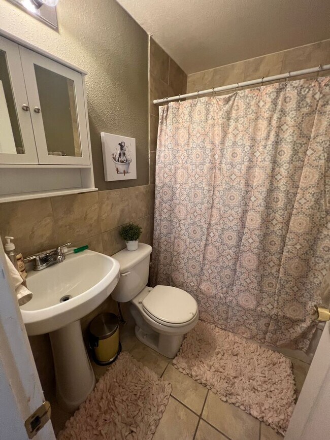 Building Photo - Cute 3 bed 1 3/4 bath home for Rent in Ephrata