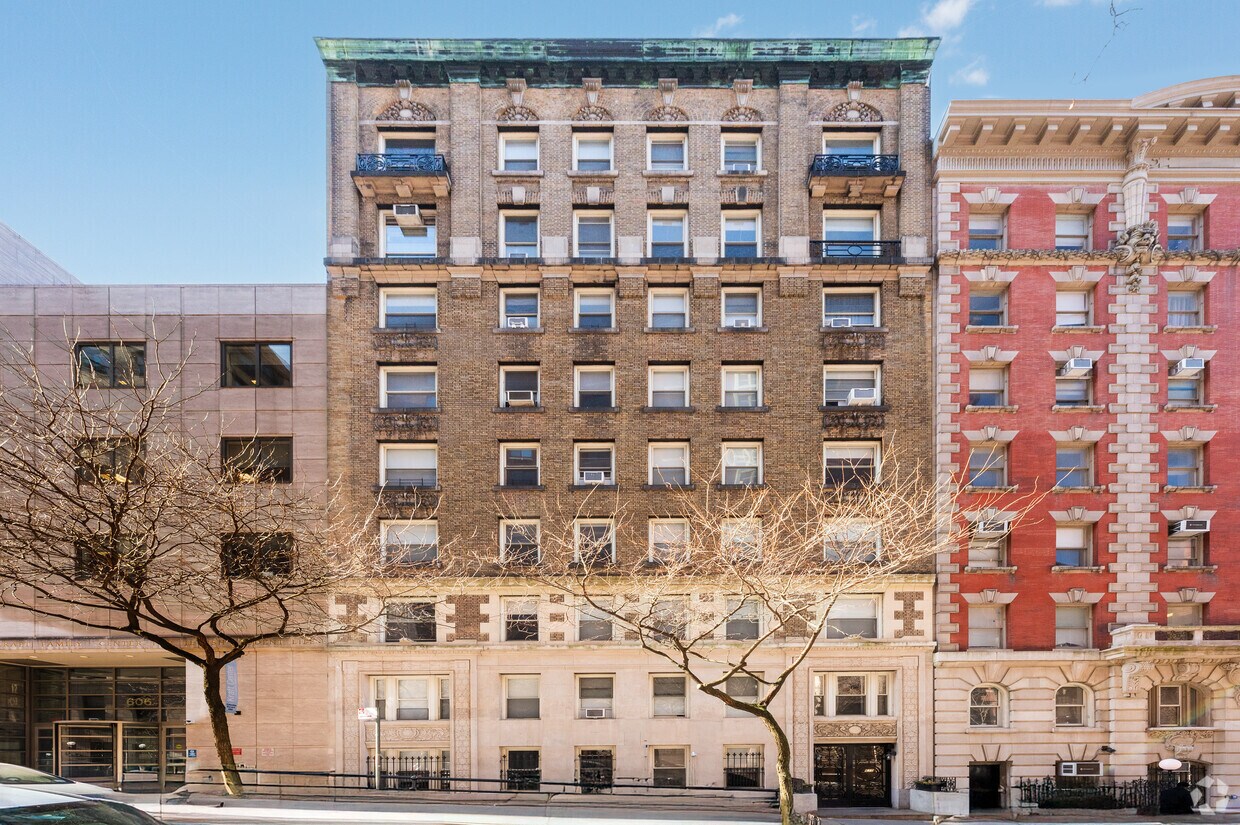 Building Photo - 608 W 115th St