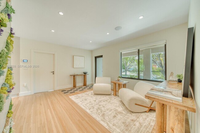 Foto del edificio - 1940 SW 32nd Pl