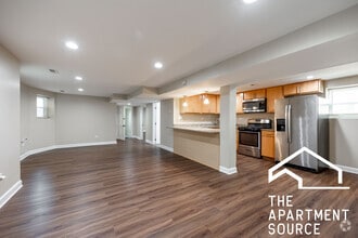 Building Photo - 2118 N Avers Ave