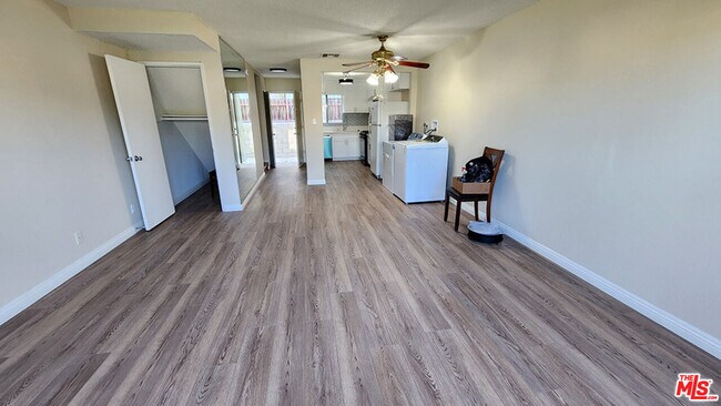 Foto del edificio - 4732 Elmwood Ave