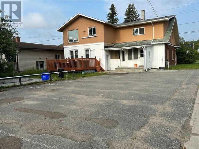 Photo du bâtiment - 244-246 Whittaker Street Unit# 7