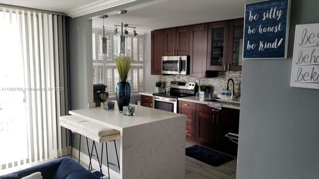 Foto del edificio - 2 br, 2 bath Condo - 18031 Biscayne Blvd A...