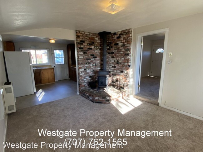 Foto del edificio - 1 br, 1 bath House - 860 W. Sierra Avenue