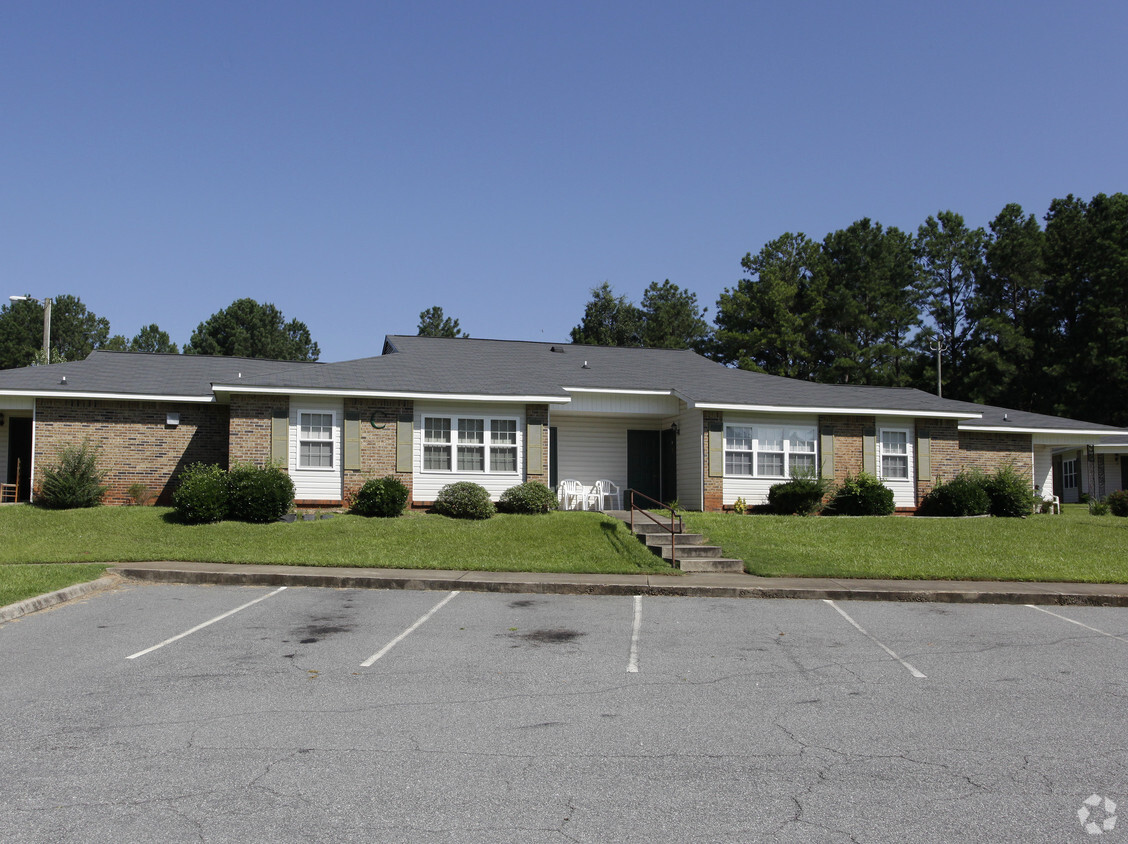 Cross Creek - Cross Creek Apartments