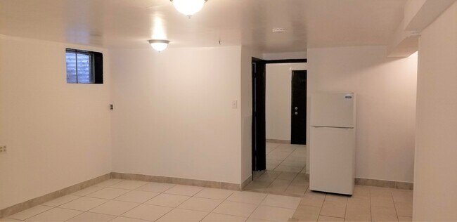 Living room with view to bedroom - 10602 S Oak Tree Dr