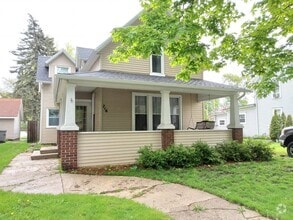 Building Photo - 716 S 8th St