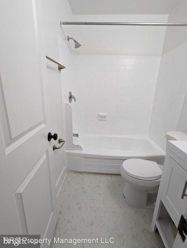 Building Photo - 2 br, 1 bath House - 7112 Donnell Pl  #D-3