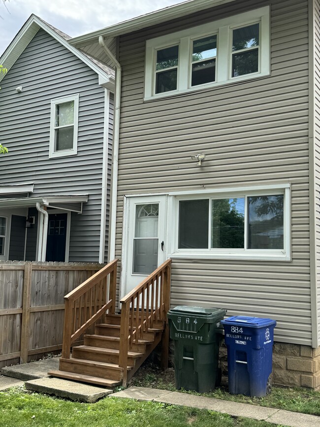 Building Photo - 884 Bellows Ave