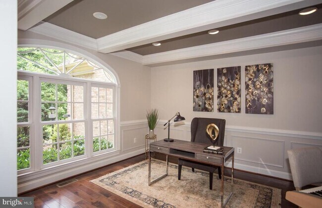 Building Photo - 6125 Old Dominion Dr