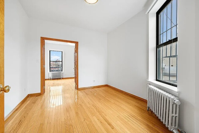 Building Photo - 63 E 7th St