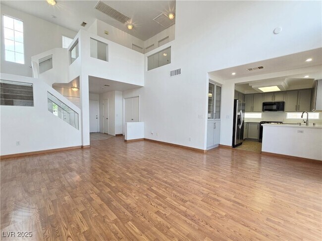 Foto del edificio - 728 Ribbon Grass Ave