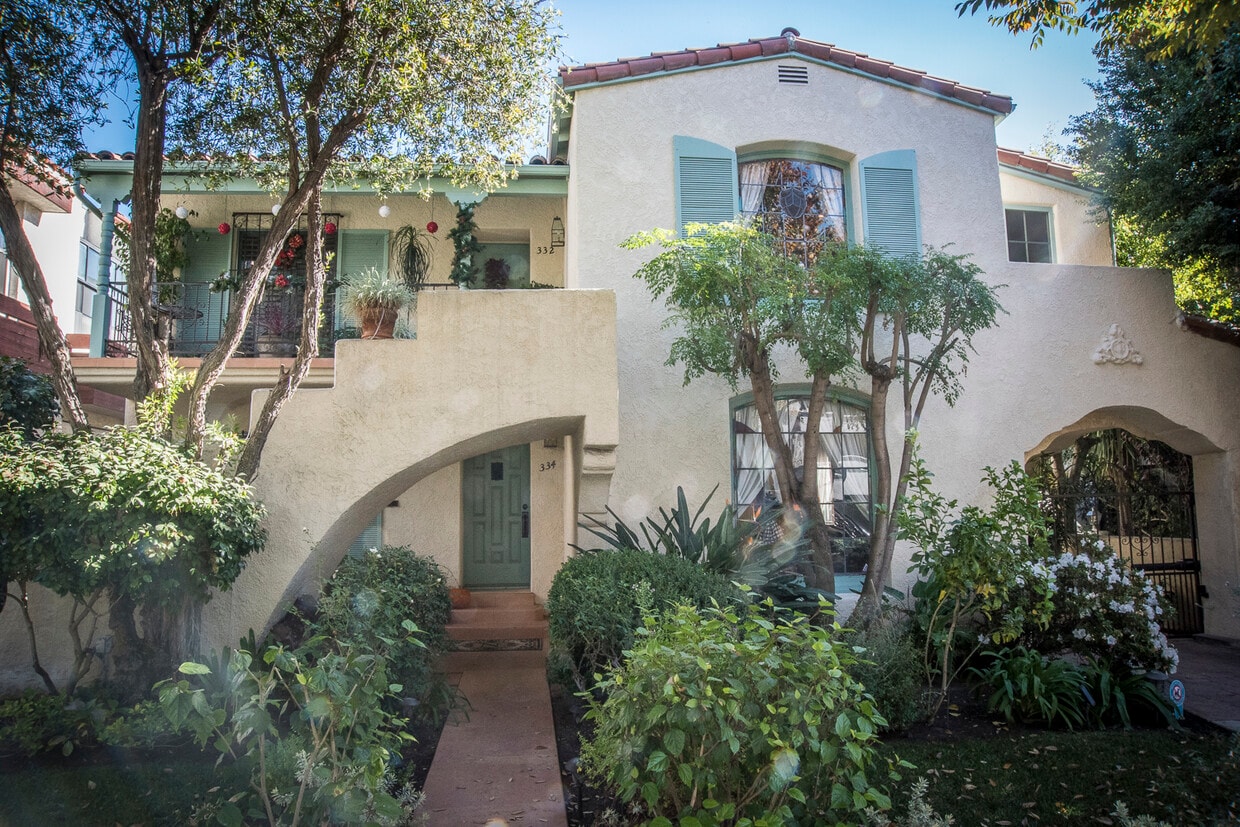 334 S Reeves Dr Unit 334, Beverly Hills, CA 90212 Apartments at 334 S Reeves Dr Beverly Hills
