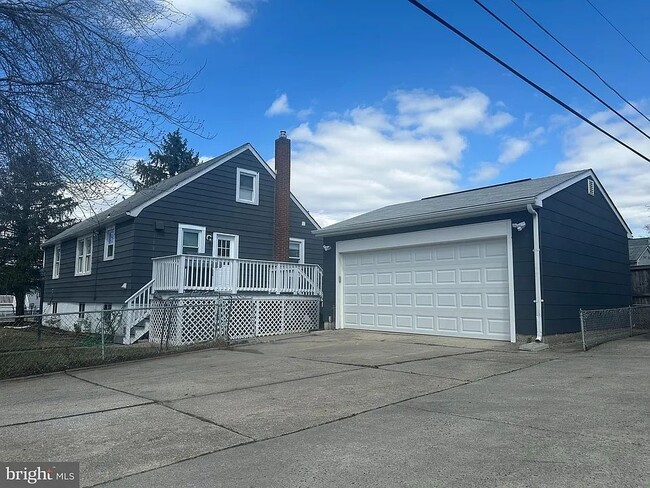 Building Photo - 8311 Wilson Ave