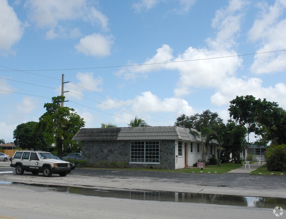 Foto principal - 5600-5602 Taft St