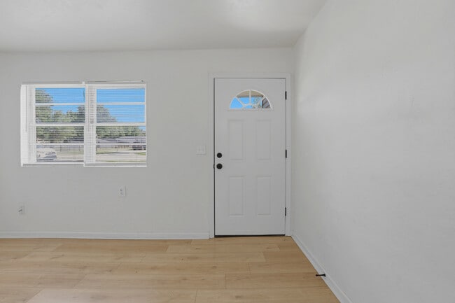 Foto del edificio - 321 SE 67th St