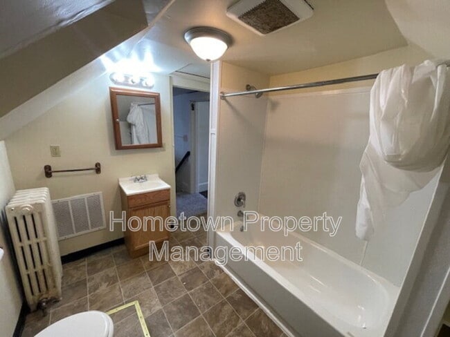 Building Photo - 1851 North St