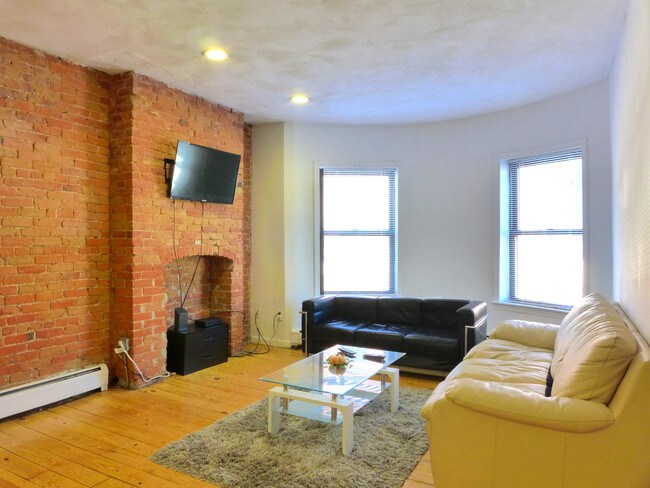 Building Photo - 609 Columbus Ave