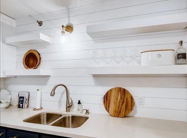 Building Photo - 121 Washington Ave S