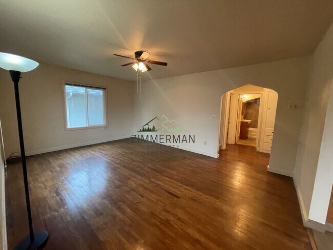 Building Photo - 3 br, 2 bath House - 2180 Laurel Ave NE