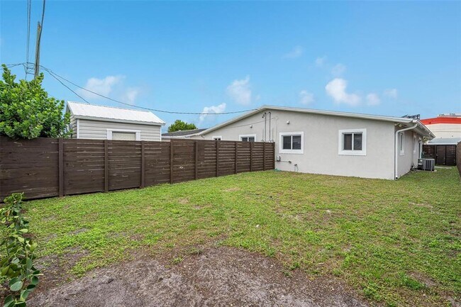 Foto del edificio - 130 NW 57th St