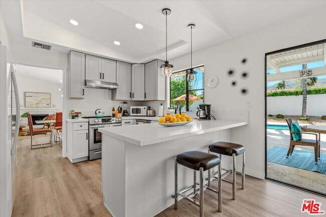 Building Photo - 3577 El Gaucho Cir E