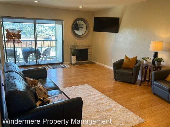 Foto del edificio - 2 br, 2 bath House - 1588 Naval Avenue #14